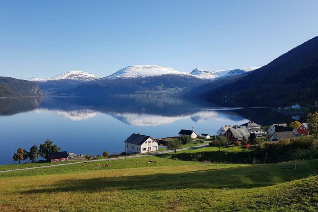 Nordfjordcabins Utvik Buitenkant foto
